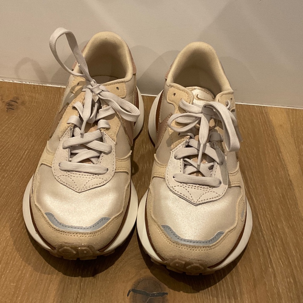 Women's Neutral Beige Retro Runner Sneakers